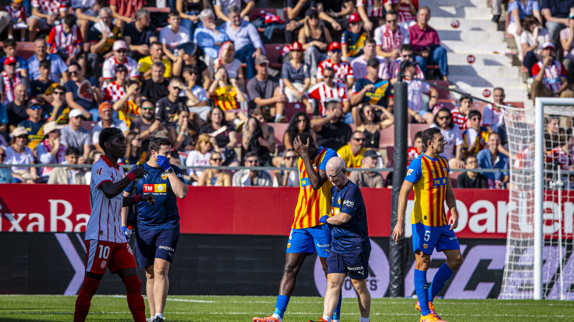 B体育电脑版-瓦伦西亚官方：后卫迪亚卡比右腿腘绳肌受伤，将接受治疗