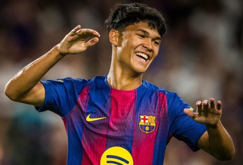 B体育体育直播-罗马诺：巴黎已向即将离开巴萨的小将德罗提交合同报价